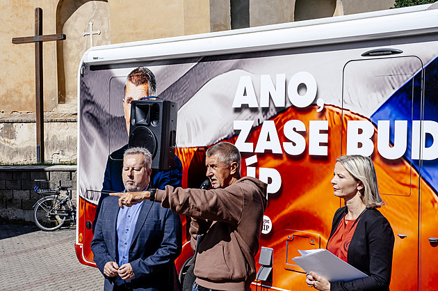 Máme plán na prvních sto dnů vlády, řekl Babiš voličům. Špiclují nás, tvrdil