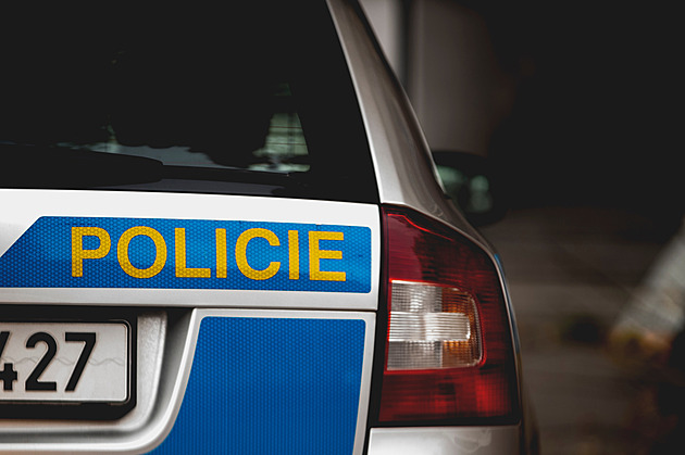 Na Kolínsku našli mrtvou ženu, podezřelého z vraždy policisté zadrželi