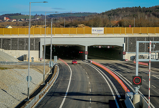 Obchvat se osvědčil. Dálnice D3 kolem Budějovic bude natrvalo bez poplatku