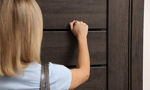 Češi za sousedy nechtějí závislé na drogách či alkoholu, pětině vadí i kuřáci