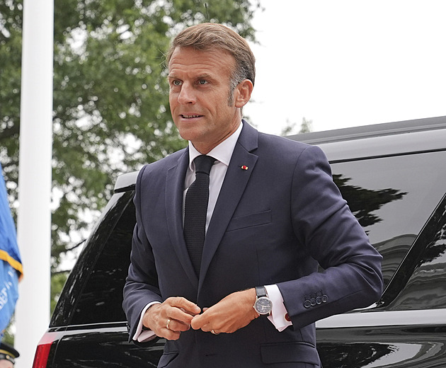 Putin by mohl přijet do Ženevy, navrhuje Macron. Švýcarský ministr zaručil imunitu