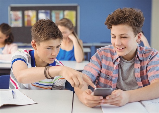 Děti se ve škole necítí dobře. Zakážeme neohlášené testy, rozhodl ministr v Porýní-Falci