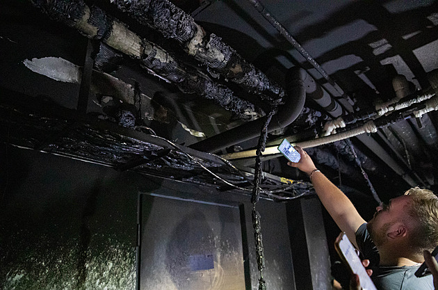 My tu uhoříme! Prostějovany vyděsil požár v paneláku, hasiči evakuovali desítky lidí