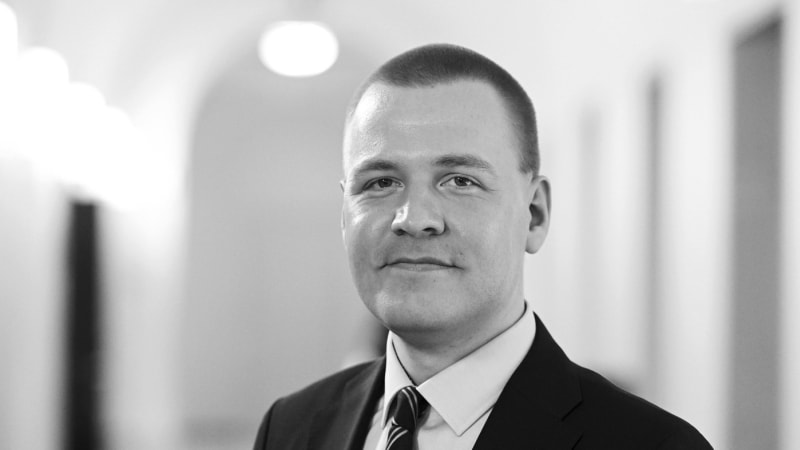 Ve finském parlamentu zemřel 30letý poslanec. Opoziční politik spáchal sebevraždu, píší média