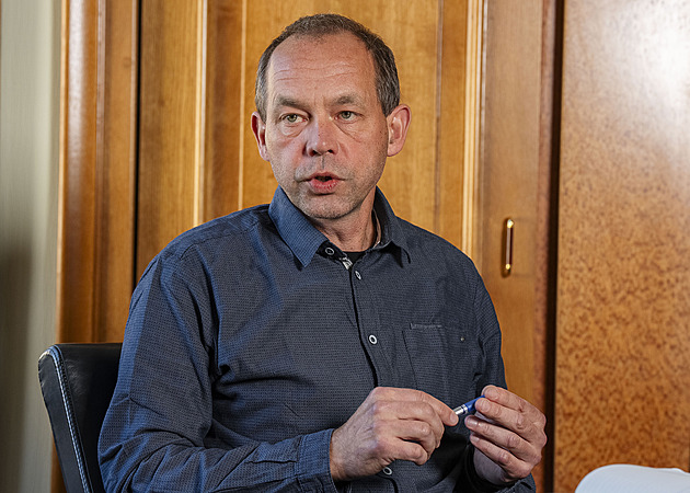 Na propagaci Česka musejí podle Kulhánka přispívat i firmy. Mají z ní profit