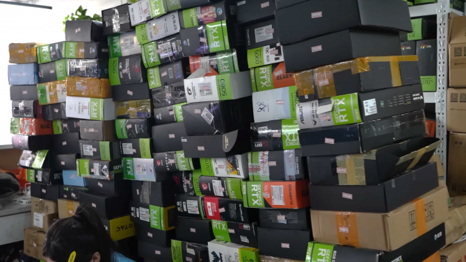 GPU jako novodobé zlato. Dokument na YouTube odhaluje pašování zakázaných čipů a byznys Číny