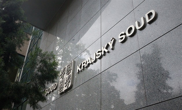 Šéf popírá mezinárodní působení drogového gangu, žalobkyně pro něj chce 14 let