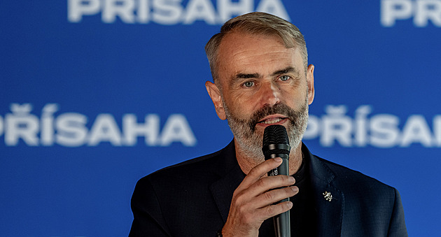 Přísaha žaluje Piráty. Šlachta tvrdí, že se Zelenými tvoří nepřiznanou koalici