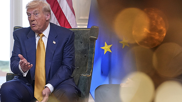 Když podání ruky nestačí. Cla na evropský alkohol nejspíš zůstanou