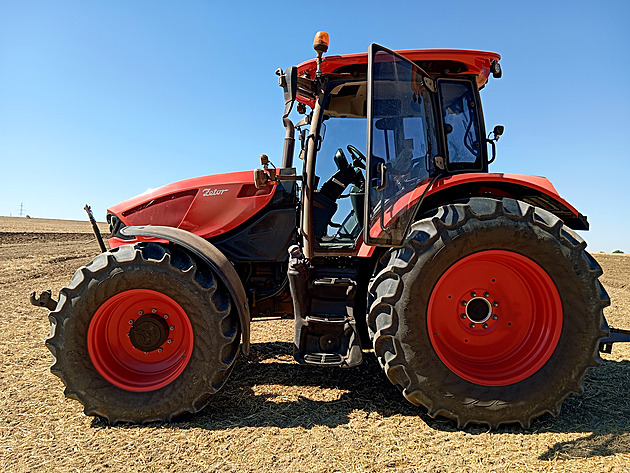 Nový zetor už se vyrábí. První kusy vyjely na české pole