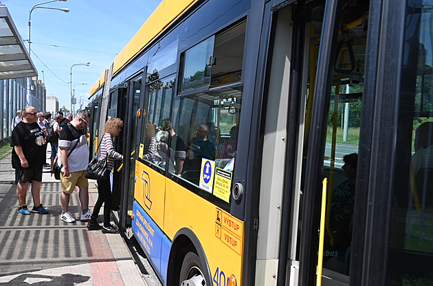 Zlín a Kroměříž se ke krajské integrované dopravě připojí až příští rok
