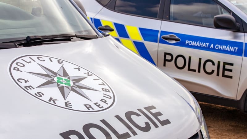 Opilý muž střílel na ulici v Praze. Zásahovka ho zpacifikovala na sídlišti, u sebe měl drogy