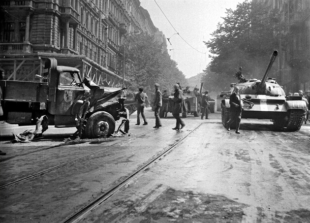 Rozhlasačky proti tankům. Příběhy žen, které se nepodvolily ruským okupantům