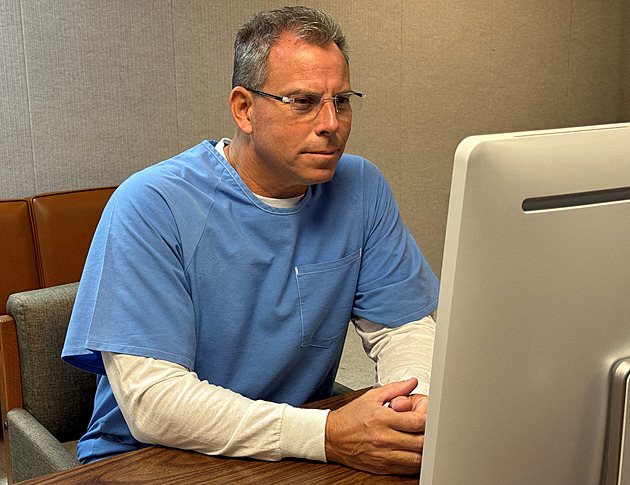 S bratrem zavraždil rodiče a byl předlohou pro Netflix. S žádostí o propuštění neuspěl