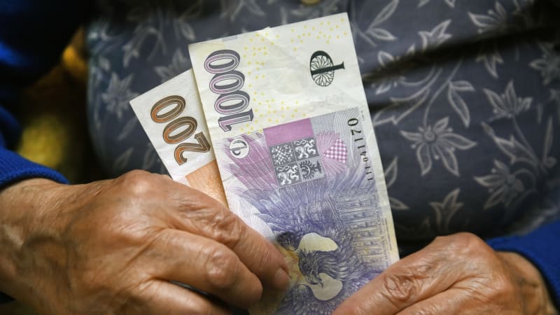 Mají se čeští důchodci špatně? V jednom ohledu porážejí i bohaté Švýcary