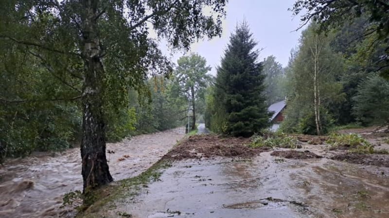 Mrtvý nalezený v Polsku je muž z Jesenicka. Během loňských záplav ho odnesla velká voda
