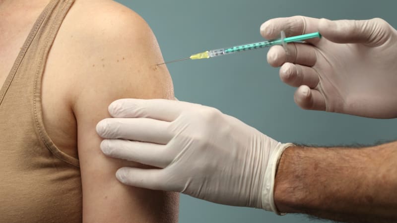 Český úspěch: Evropa schválila injekce na prevenci HIV, podílel se na ní virolog Cihlář