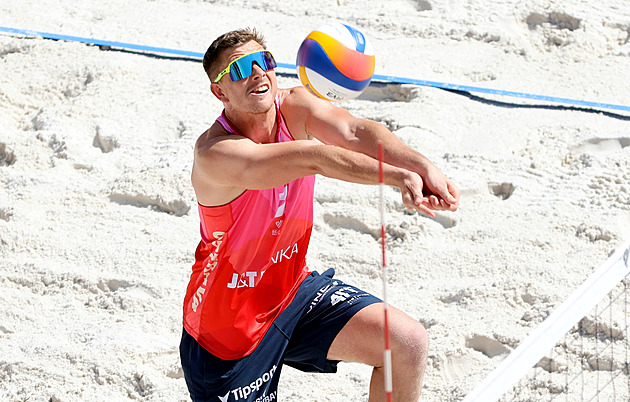 Perušič se Schweinerem nestačili v Hamburku na mladé Švédy a skončili devátí