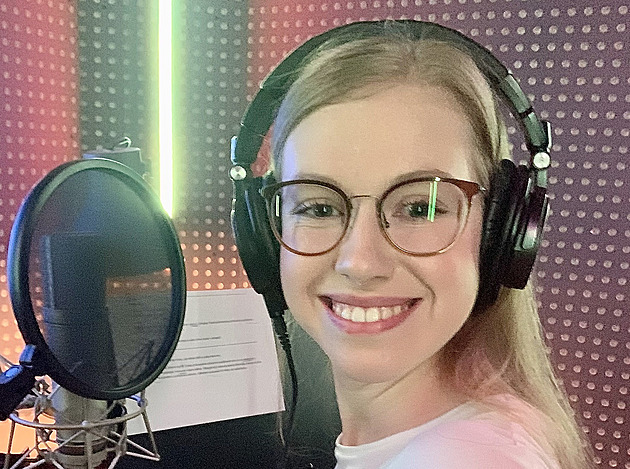 Propůjčila hlas hře Mafia. Teď mě čeká Beverly Hills 90210, říká herečka Heinzlová