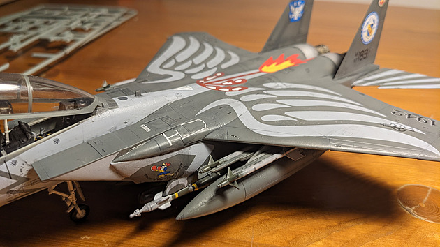 U modelu této F-15E obtisky opravdu prověřily modelářovu trpělivost