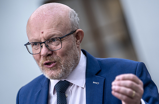 Praktických lékařů bude přibývat, čekání na vyšetření zkrátí eŽádanka, věří Válek