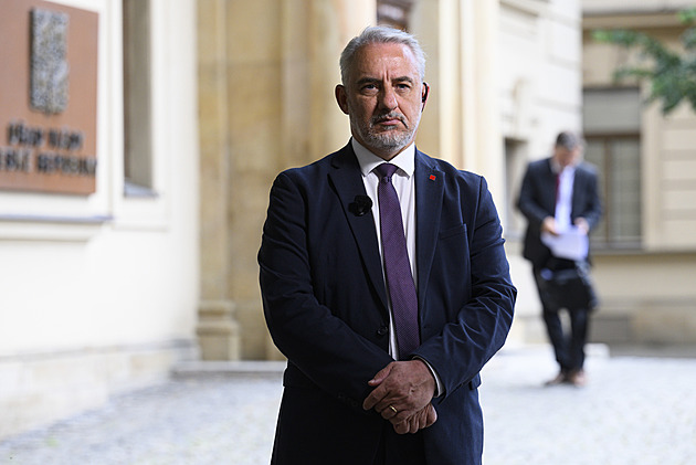 Jednání o platech krachla. Nejlepší bude návrh od jiné vlády, řekl Středula