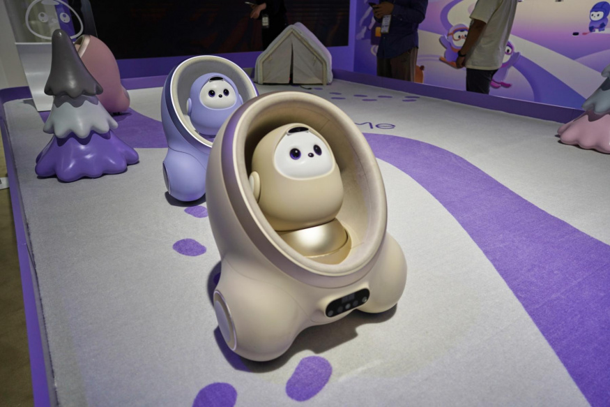 TCL do Berlína přivezlo žhavé novinky: největší televize na světě či sympatický robot