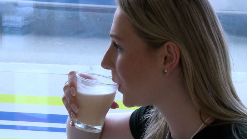 Řada Čechů vyhazuje peníze za probiotika. Lékaři vysvětlili, kdy jsou opravdu účinná