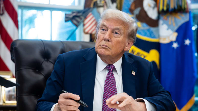 Analýza: Trumpova silová diplomacie spojuje rivaly USA. Po Indii může ztratit další partnery