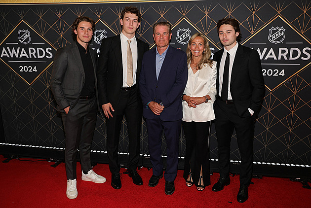 Brácha, zůstaň. A ty, brácha, pojď za námi! Uvidí NHL tři sourozence v jednom týmu?