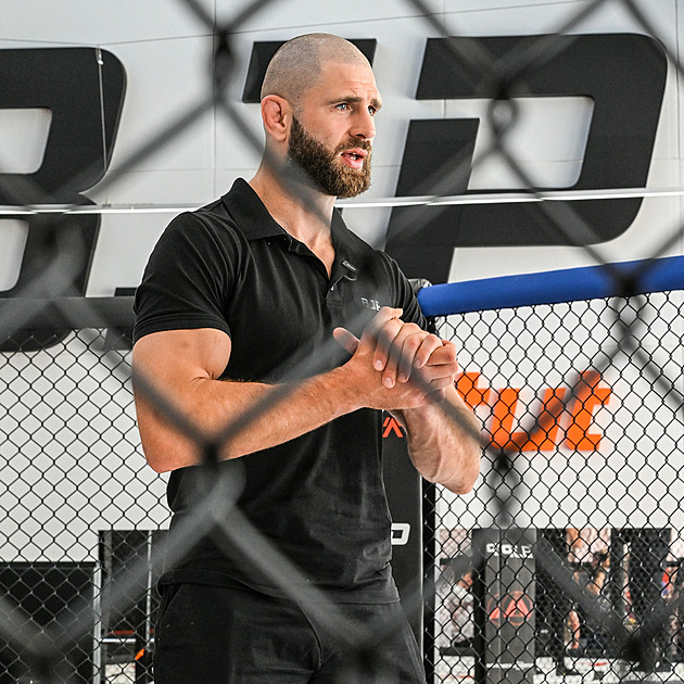 Hvězda MMA trénuje ve svém: klec Procházka má, kuchař a sauna budou časem
