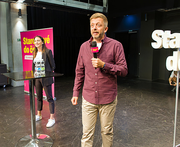 Rakušanův STAN stagnuje, ministr se s výzvou obrátil na voliče Pirátů