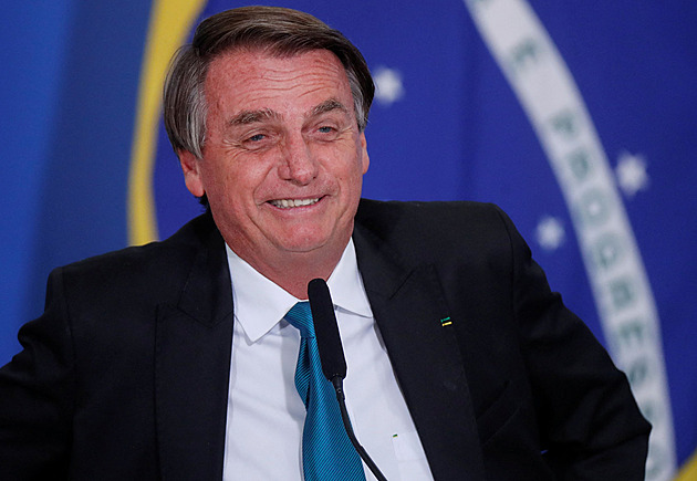 Bolsonaro zamířil před nástupem do vězení do nemocnice. Přitížilo se mu