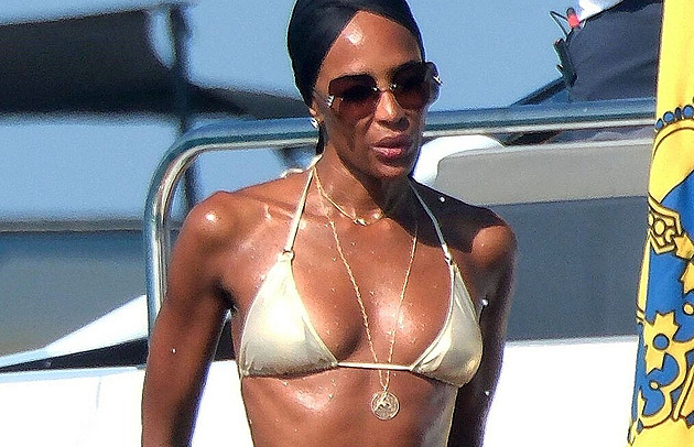 Děti si pořídila až po padesátce. Změnily mi vnímání světa, říká Campbellová