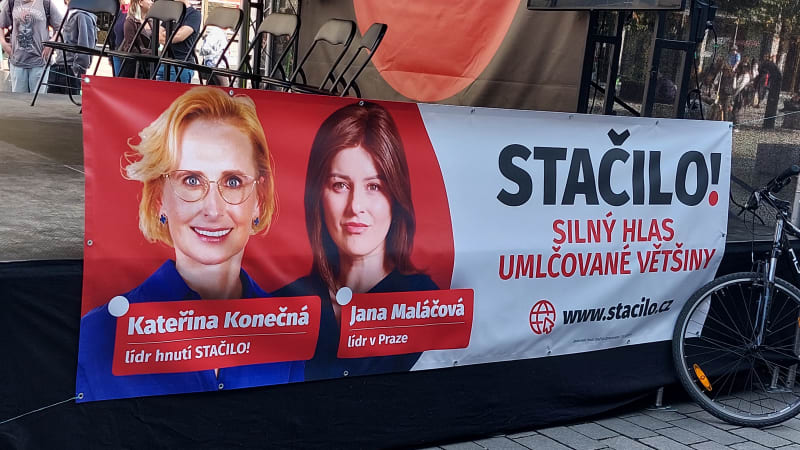 Bouře okolo plánů Stačilo! s církevními sňatky. Upravujeme program a lidovci lžou, zní z hnutí