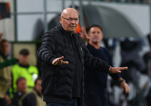 Jsme totálně naštvaní, řekl trenér Koubek. U hráčů mu chybí mu rutina i zkušenosti
