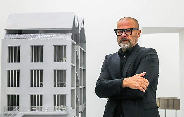 Éra kurátora Michala Škody po třiceti letech končí. Co bude dál s Domem umění?