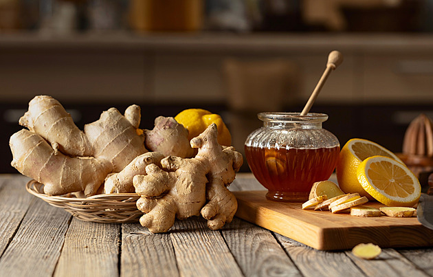 Zázvor vás na podzim spolehlivě nakopne. Jídlu dodá říz, tělu zlepší imunitu