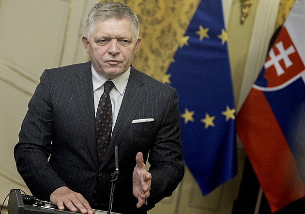 Ficova změna ústavy znepokojila Komisi. Unijní právo je nadřazené, upozorňuje