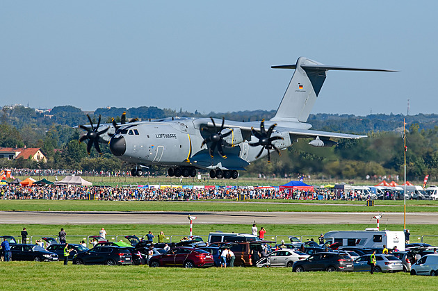 Pokochejte se výběrem letecké techniky, která letos zazářila na Dnech NATO