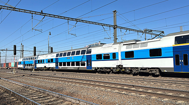 Mezi Třincem a Bystřicí vlak srazil člověka, provoz na železnici několik hodin stál