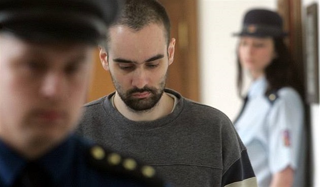 Temný příběh soutěžícího z Milionáře: Kalivoda za výhru koupil zbraně a vraždil