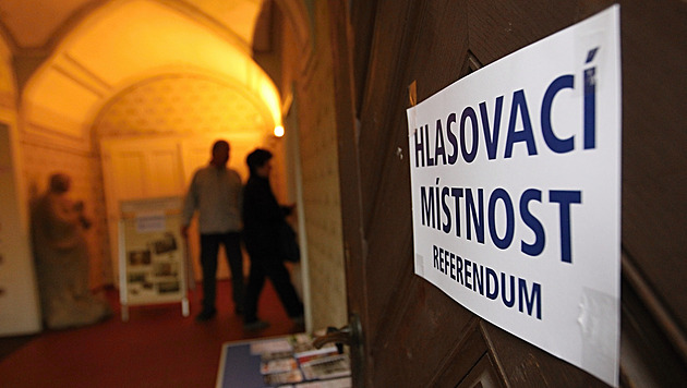 Máme málo informací, stěžují si Chebané kvůli historicky prvnímu referendu