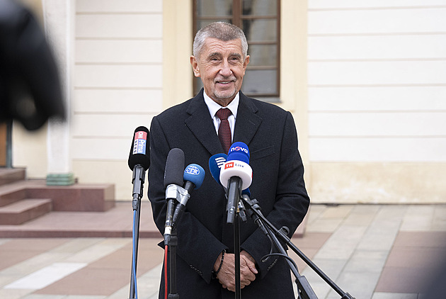 Babiš bude informovat prezidenta Pavla o výsledcích jednání o vládě