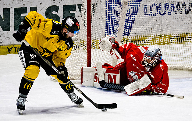 ONLINE: Lídr těsně vede nad Budějovicemi, Pardubice srovnávají. Litvínov zvítězil