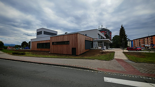 Je to jak pěst na oko, zlobí se lidé kvůli nedodělkům okolo nového kulturáku