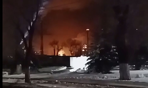 Ukrajinské drony udeřily na ropnou rafinerii v Saratovu