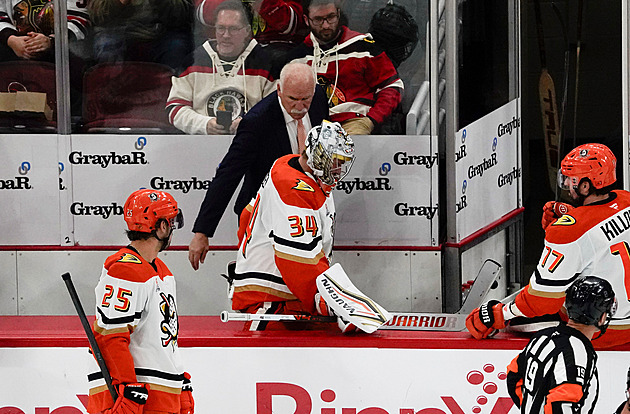 Český lazaret v NHL se rozrůstá, Mrázka litovali i soupeři. Kdy se vrátí Dostál?