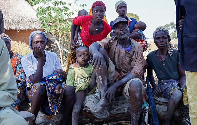 Nigerijská vláda zajistila propuštění stovky dětí unesených z katolické školy