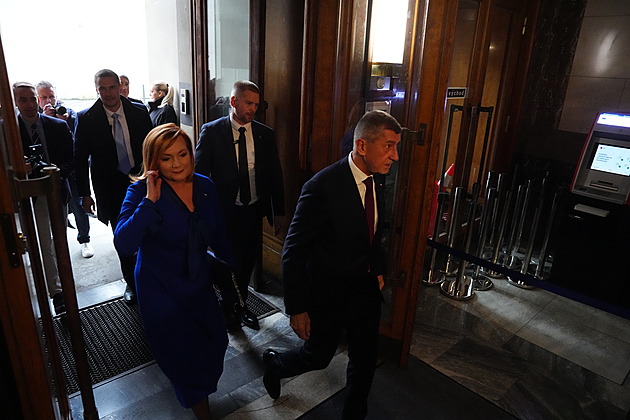 Končí umělé nadhodnocování příjmů, řekla Schillerová. Nová EET bude v roce 2027